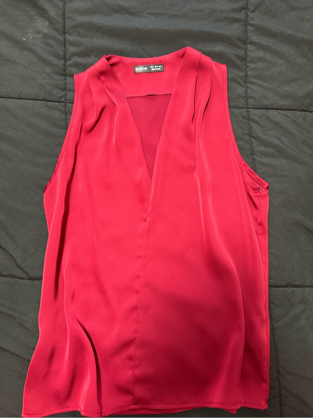 SHEIN Red V-Neck Sleeveless Camisole